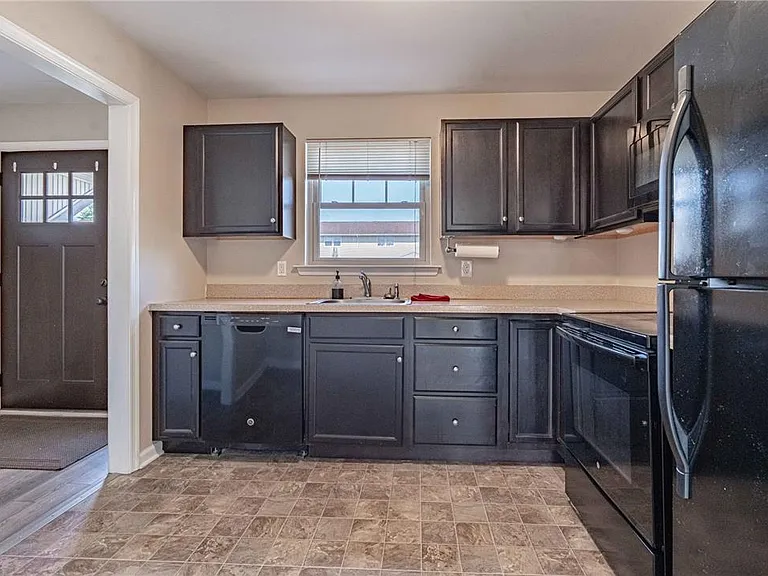 3329 S 2nd St — Photo 11