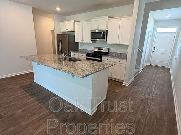 4th image of 600 Ladywood Dr