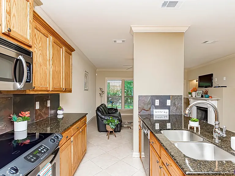 6342 Surrey Ln — Photo 4