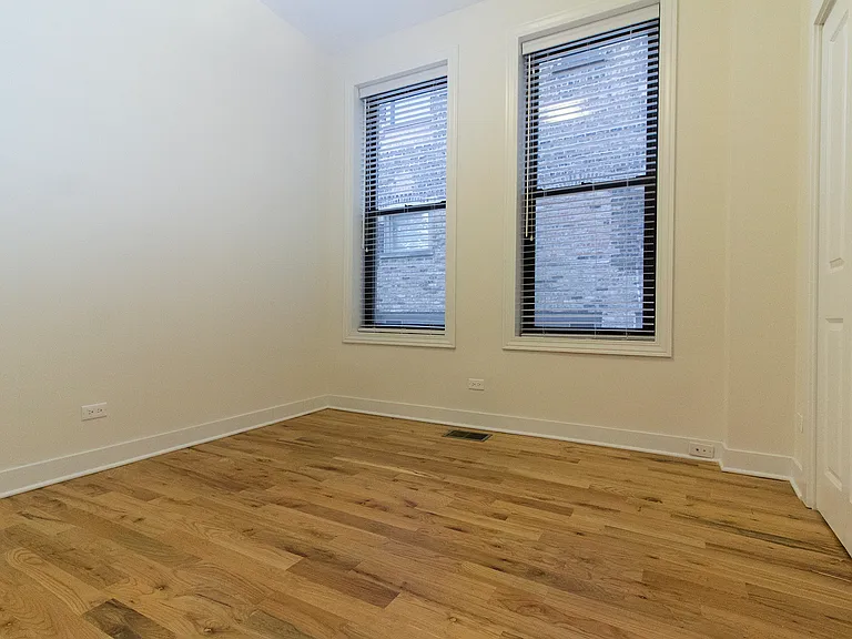 751-53 W Buckingham Pl — Photo 7