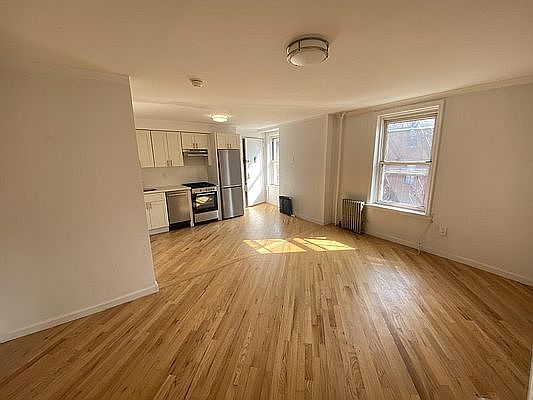 1st image of 321 Court St #2R