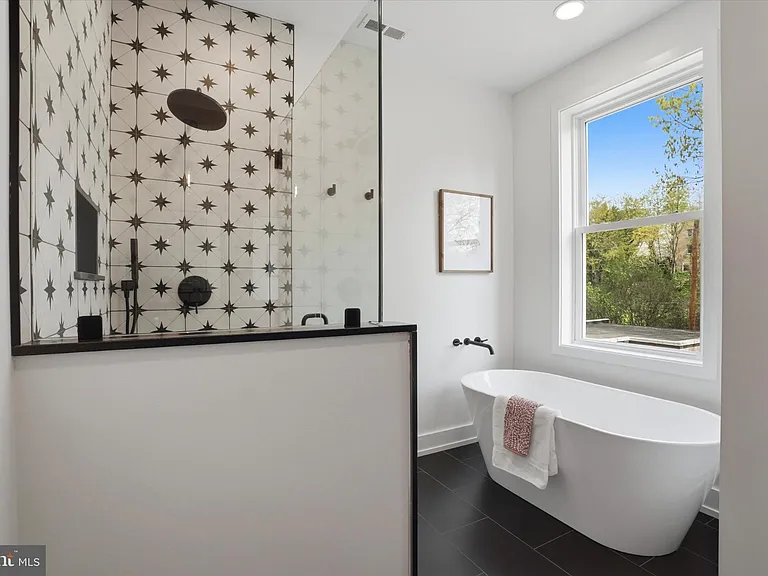 425 Grove Pl — Photo 18