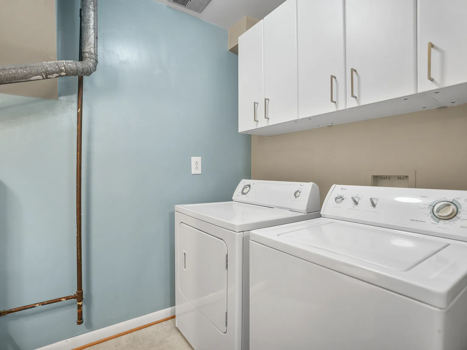 2 bed, 860 sqft, $2,195 — Photo 4