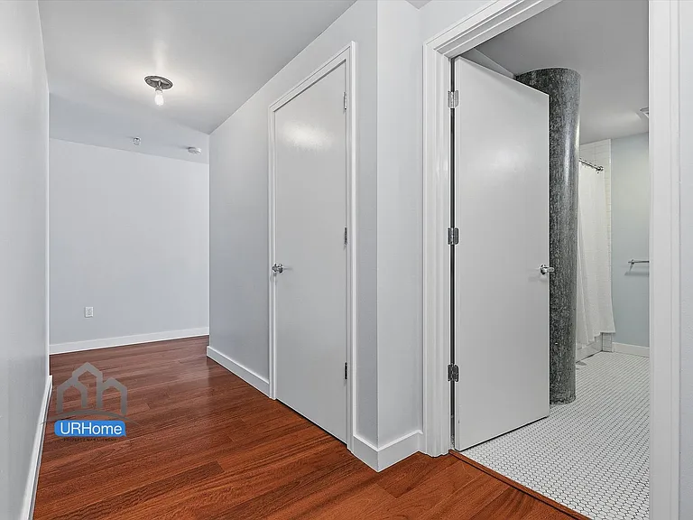 1926 W Burnside St #202 — Photo 7
