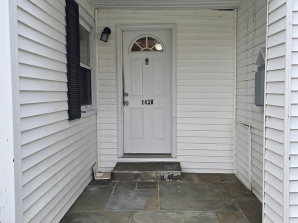 143 E Lake Blvd