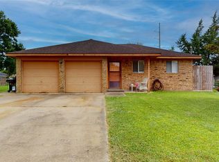 3902 Victoria Ave, Dickinson, TX 77539