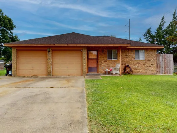 3902 Victoria Ave, Dickinson, TX 77539