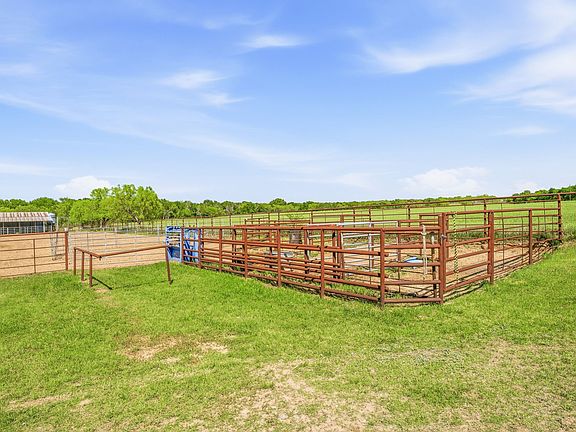 2nd image of 1301 County Road 440