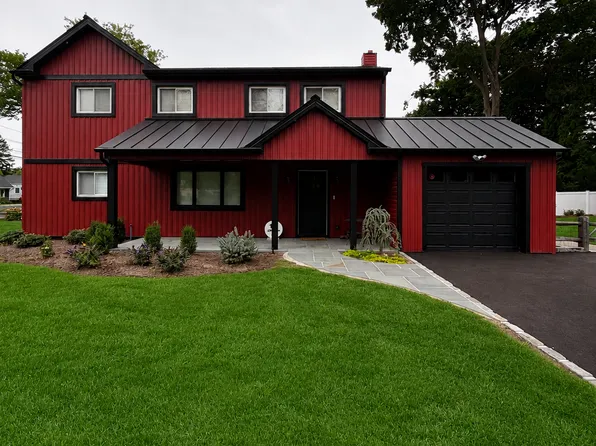 17 Jefferson Ave APT 1, Northport, NY 11768