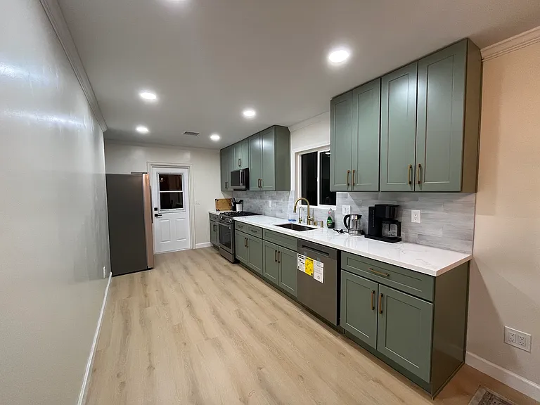 23121 Meyler Ave — Photo 9