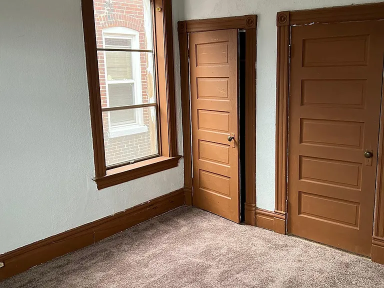 4556 Athlone Ave — Photo 11