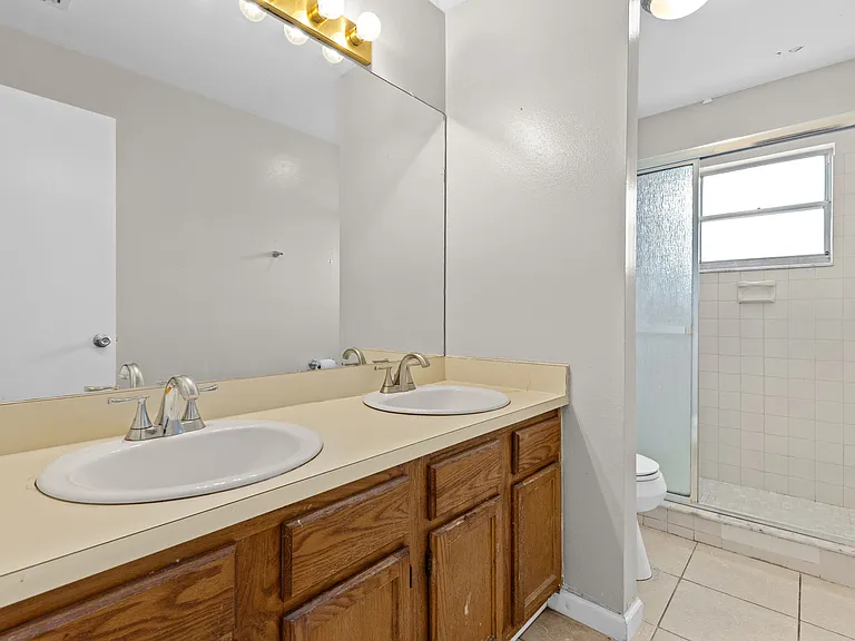 629 Stillview Cir — Photo 18