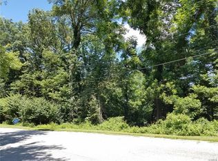 1286 Pin Oak Ln, Caseyville, IL 62232