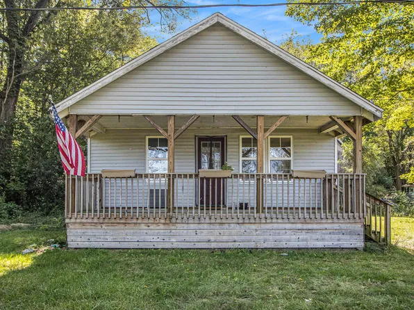 1209 Marsh Rd, Plainwell, MI 49080