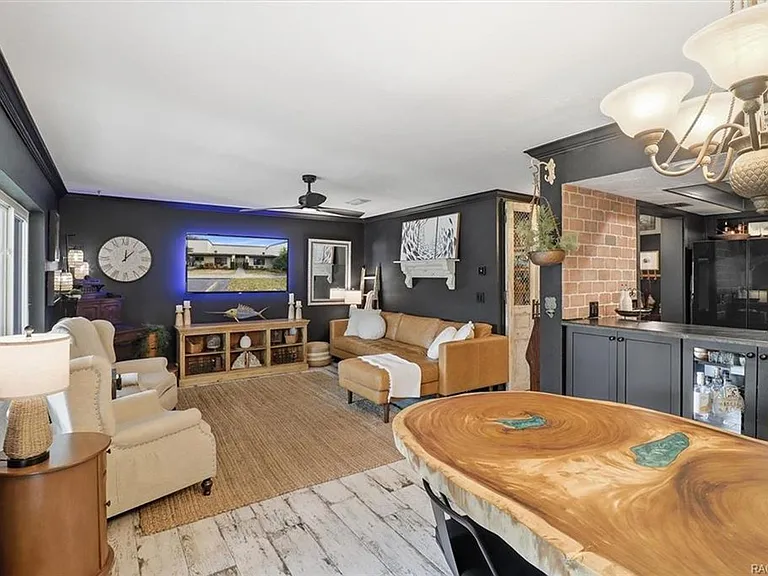 1637 SE Paradise Cir #204 — Photo 7