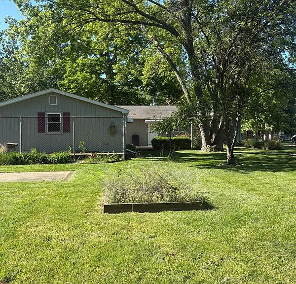 6284 Woodsdale Dr — Photo 17