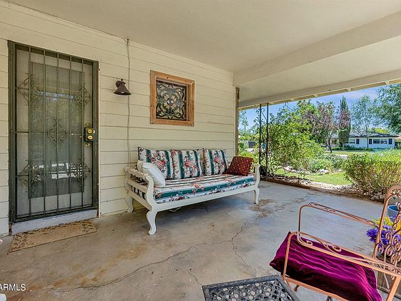 3rd image of 3016 E Mariposa St