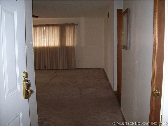 4th image of 1003 Lewis St