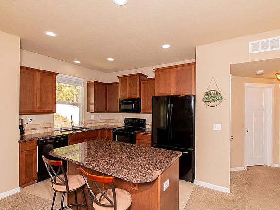 3rd image of 3202 S Dearborn Ln