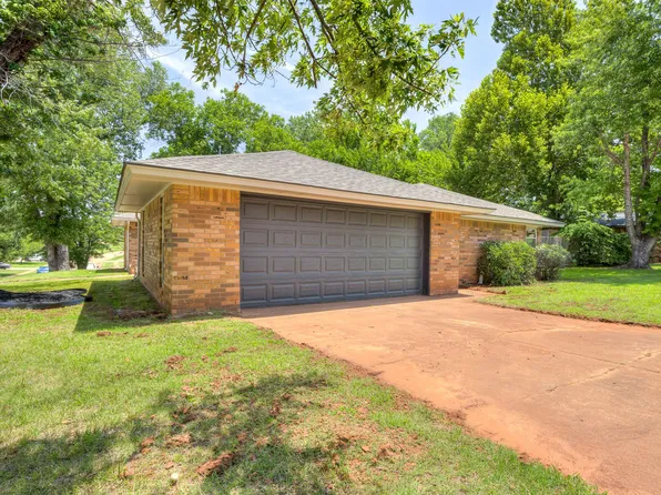 1908 E Willow Creek Ter, Mustang, OK 73064