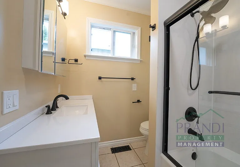 40 Pleasant Ln — Photo 16