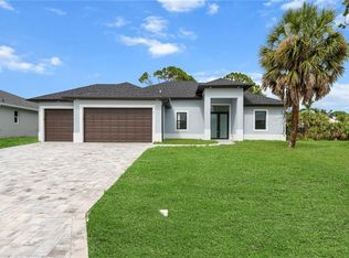 9 Tee View Rd, Rotonda West, FL 33947