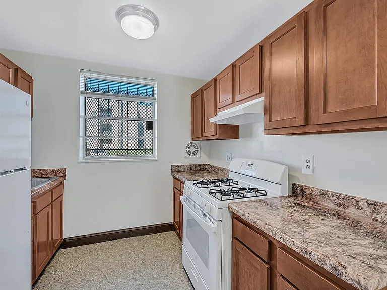 Brookland Manor — Photo 21