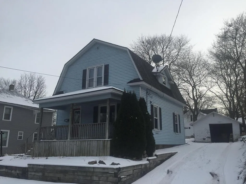 927 Hackett St photo 1