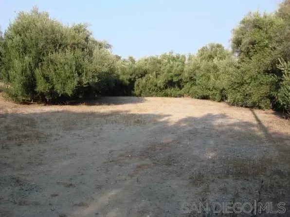 1252 Navel Pl #1, Vista, CA 92081