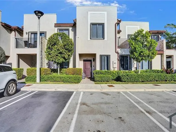 389 NE 208th Ter, Miami, FL 33179