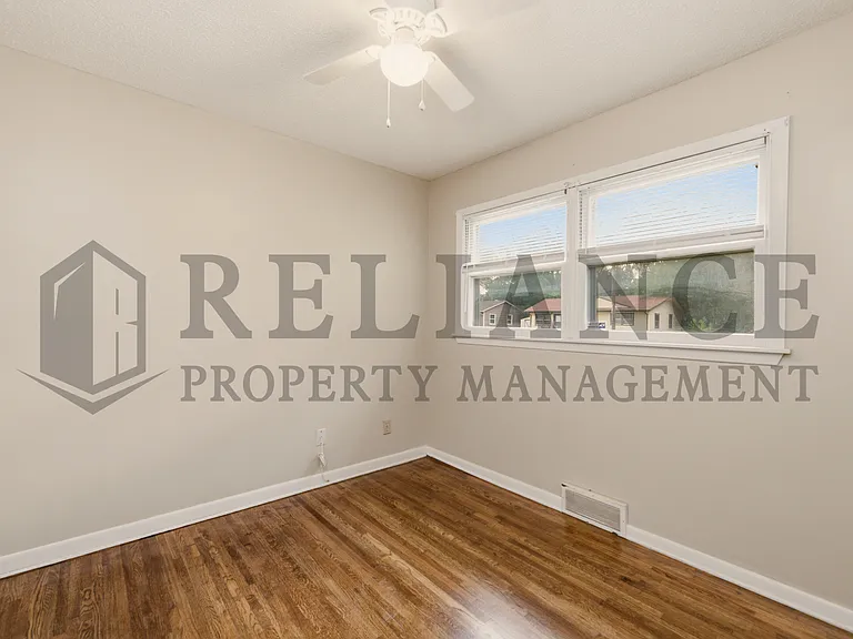 3349 S Vine St — Photo 33