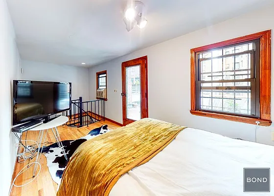 Rented by Bond New York | media 37