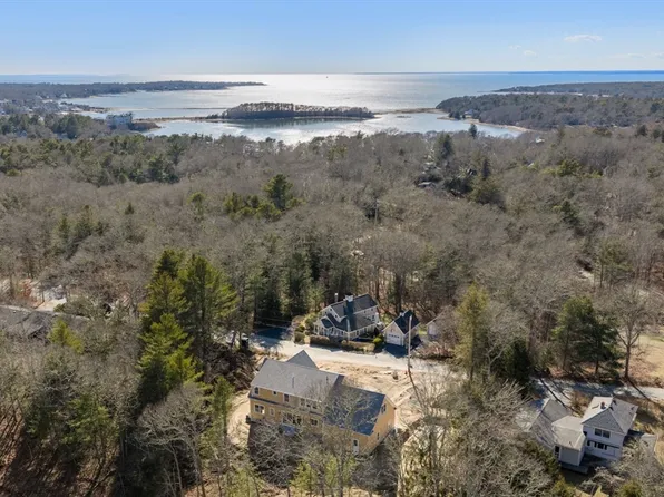 15 Oak Ave, Bourne, MA 02532