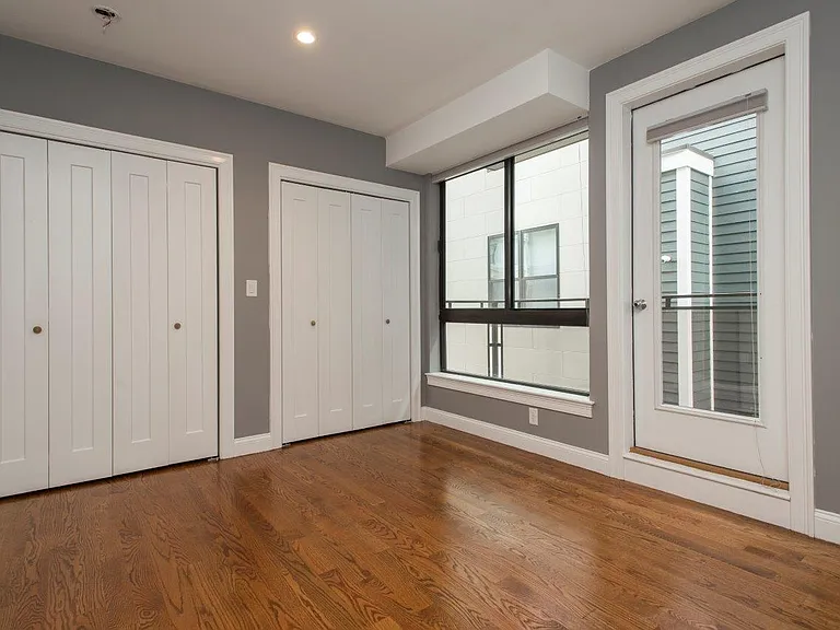 339 D St #15 — Photo 9