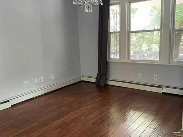 148 Nesbit Street image 5 of 13