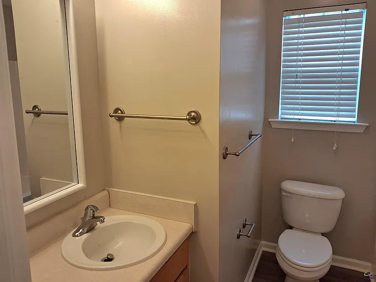 105 Monticello Dr — Photo 16