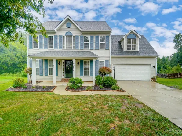 9262 Austin Ridge Ln, Charlotte, NC 28214