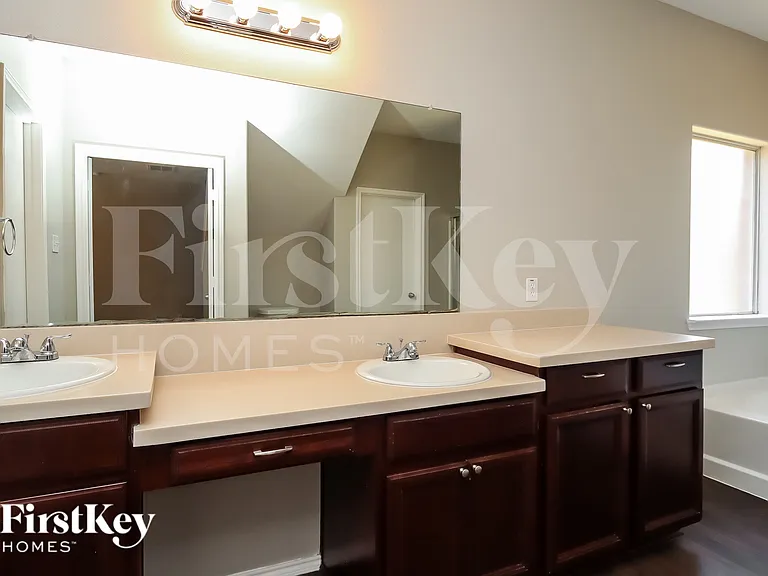 8610 Sunny Gallop Dr — Photo 11