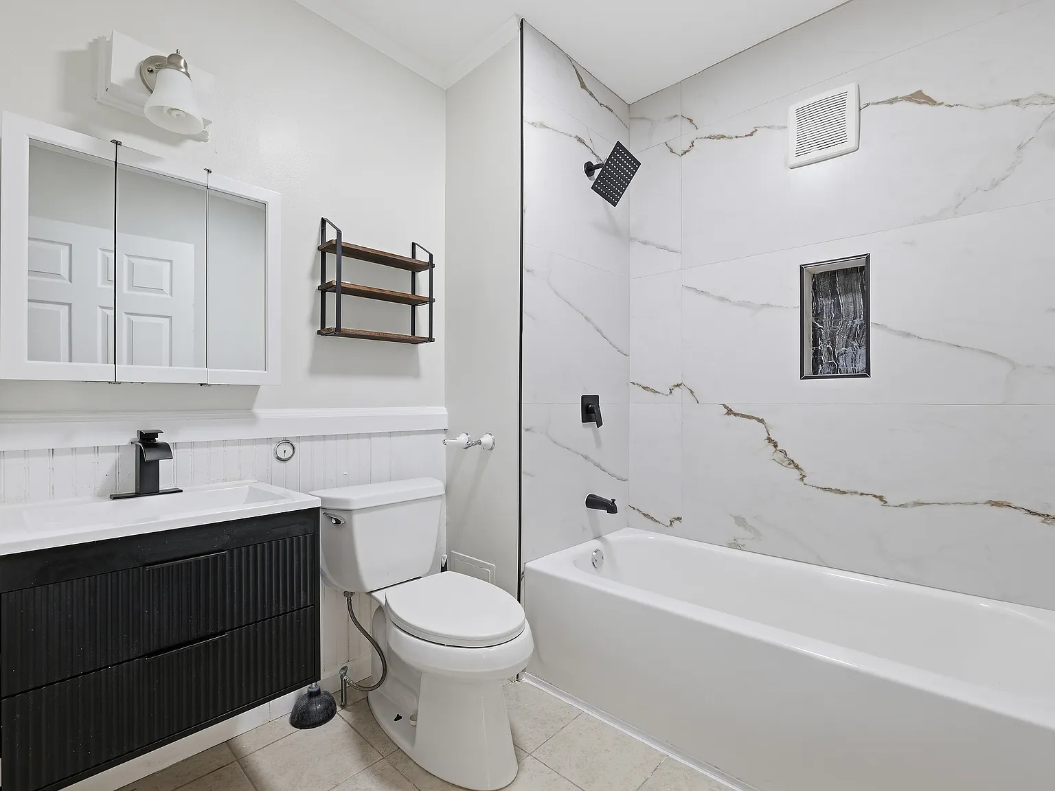 4 bed, 1700 sqft, $3,000 — Photo 3