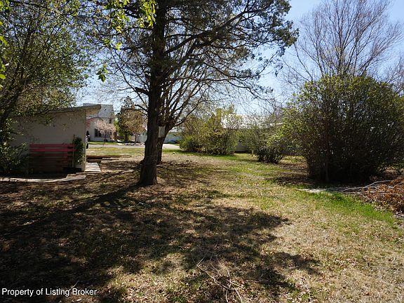 4th image of 113 9th Ave W