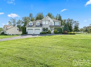 11 Kerr Ln, Matawan, NJ 07747