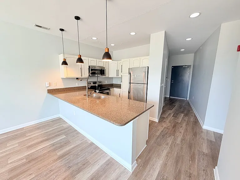 3101 E 10th St #301 — Photo 8