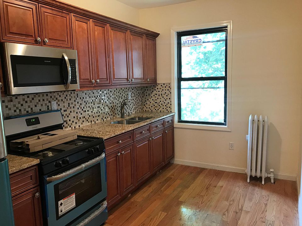 1st image of 12419 Liberty Ave #2