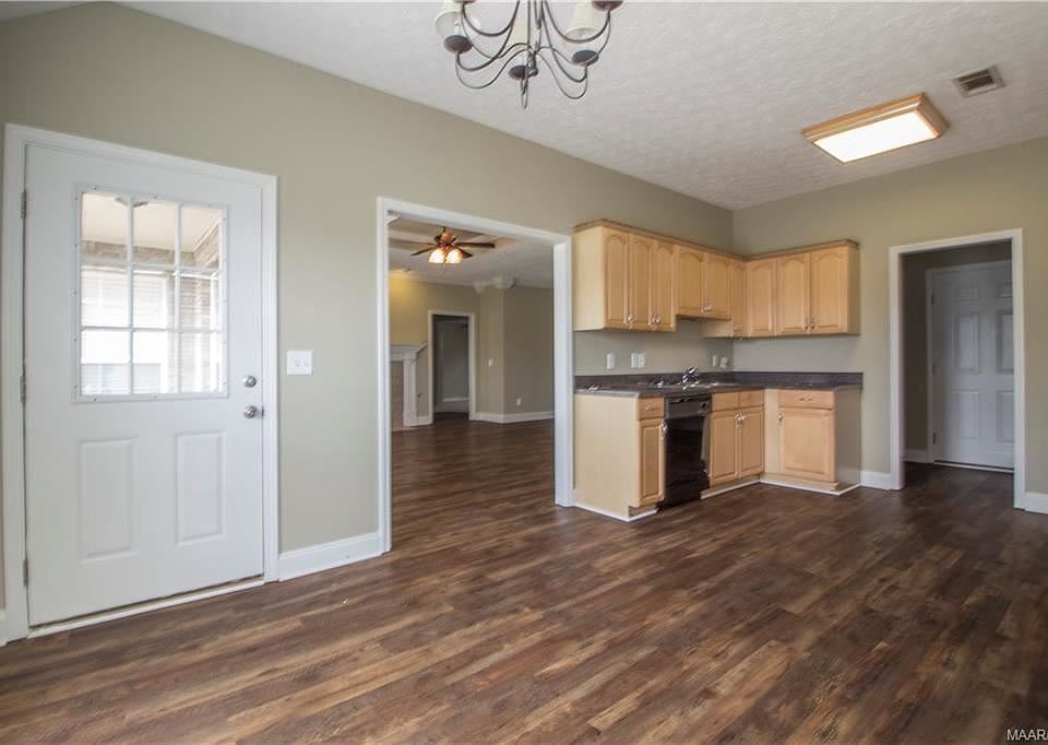 2nd image of 131 Silver Pointe Dr