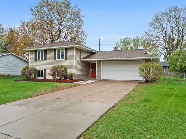 1047 Lowell Dr, Apple Valley, MN 55124
