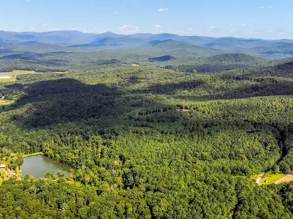 1 Whispering Pines Trl, Ellijay, GA 30540