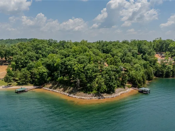 233 Sandy Hollow Ct, Six Mile, SC 29682