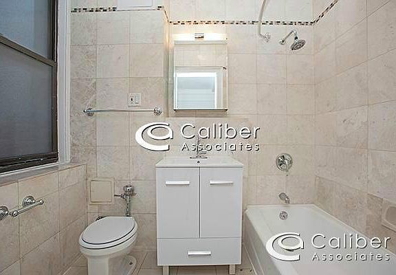 4th image of 105 W 55th St APT 4F