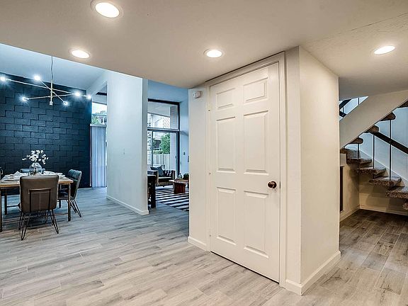 5th image of 334 W Medlock Dr Unit D102