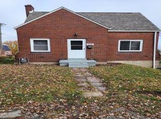 418 Commonwealth Ave, Duquesne, PA